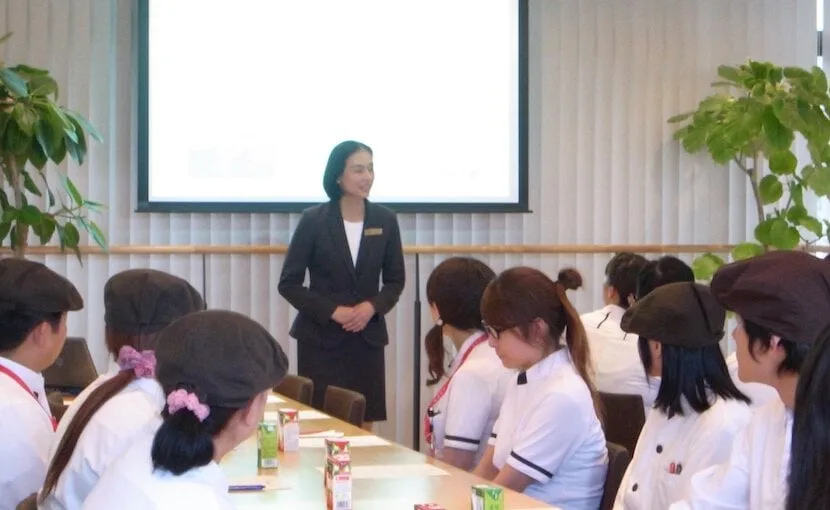 院内研修会「接遇＆マナー」を行いました
