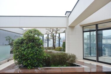 【データで見る】日本人の約3割が感じる高齢期の孤独感、その原因と予防策とは？