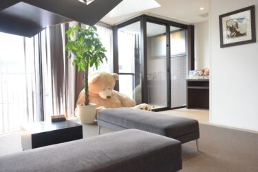 あなたの心を蝕む「社会的バリア」とは？産婦人科医が本気で伝えたい、自分を守るための知識