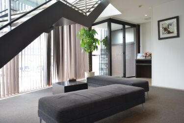 【危険なサイン】日本女性の20人に1人が経験。産婦人科医が教える『うつ病』の初期症状と3分セルフチェック