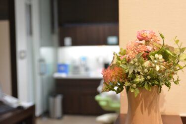 職場での「すみません」はもう卒業。女性のメンタルを守る「社会モデル」という新しい考え方